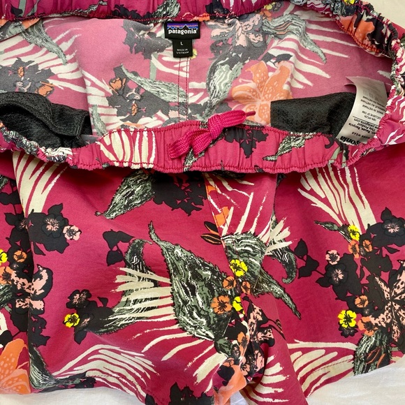 Patagonia Barely Baggies 2.5” - Picture 2 of 8